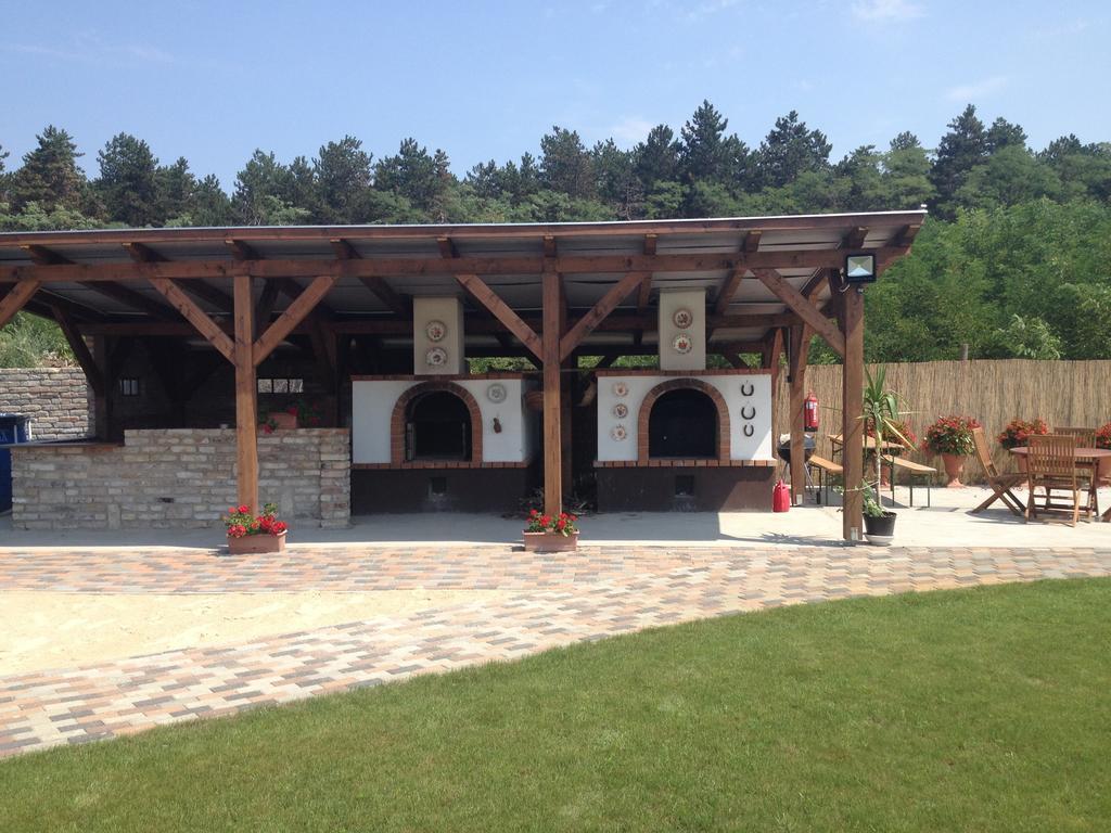 Deak Udvarhaz Hotel Kakucs Exterior foto
