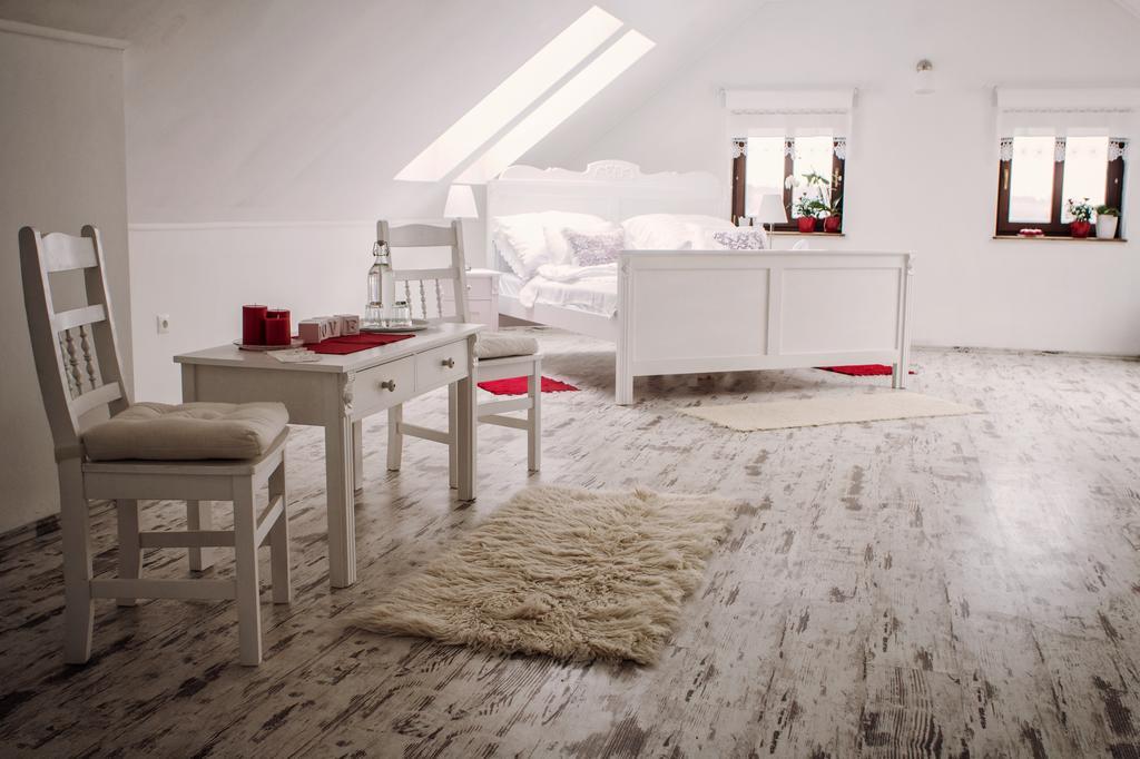 Deak Udvarhaz Hotel Kakucs Quarto foto